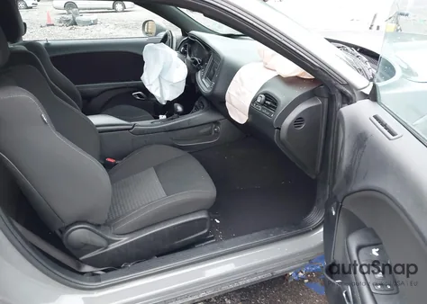 2023 Dodge Challenger R/T z USA, uszkodzony, nr VIN 2C3CDZBT8PH615032